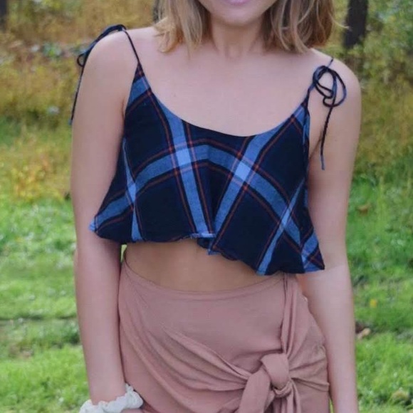 Urban Outfitters BDG plaid tie shoulder crop top - Picture 7 of 7
